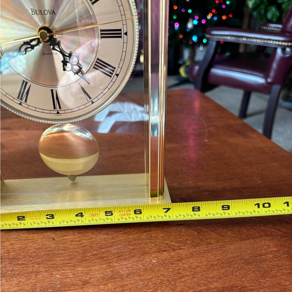 Vintage Bulova B1704 T6 Quartz Mantel Clock w Pendulum - Picture 11 of 12